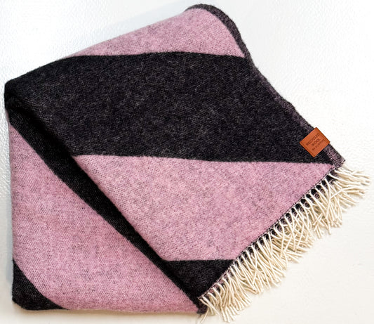 Klippan Yllefabrik Angle Pink/Black