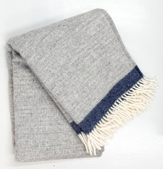 Klippan Yllefabrik Hampus 130x200cm Grey/Navy